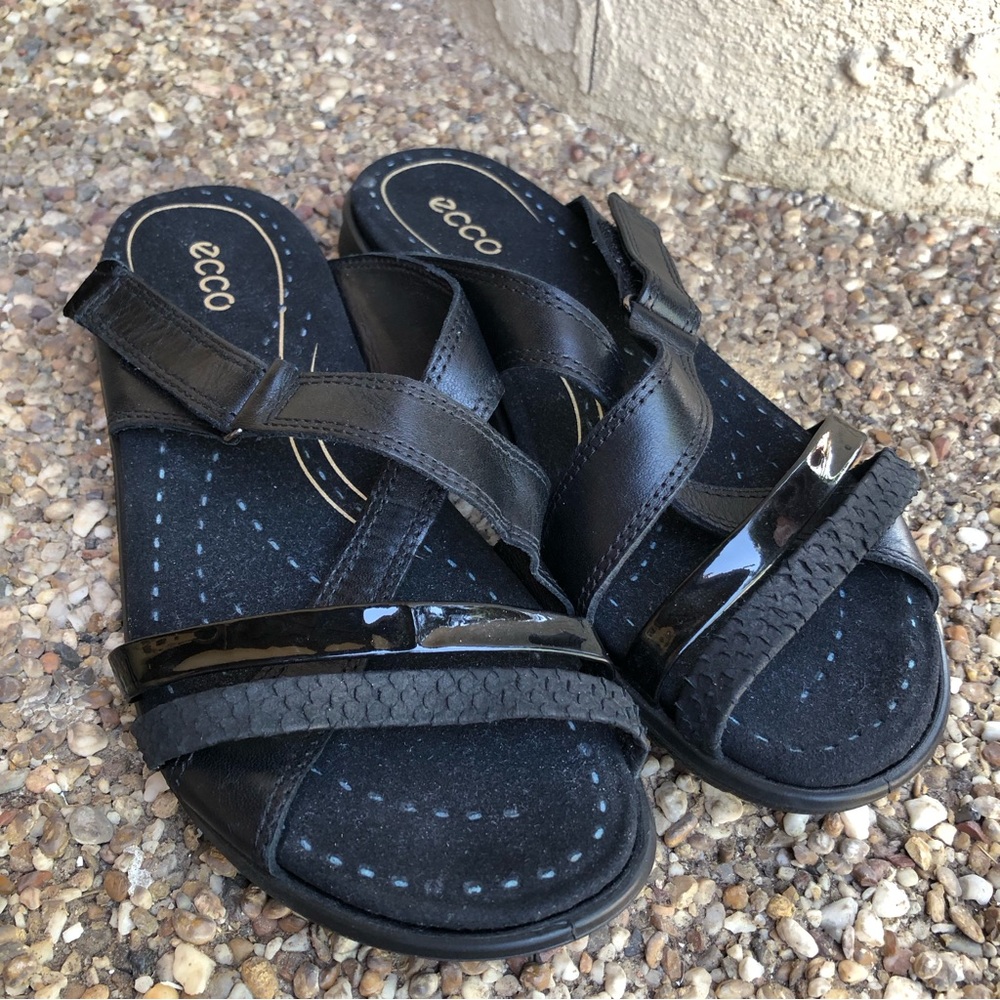 Ecco Black Leather Crisscrossed Straps Sandals Sz 8 - 8.5